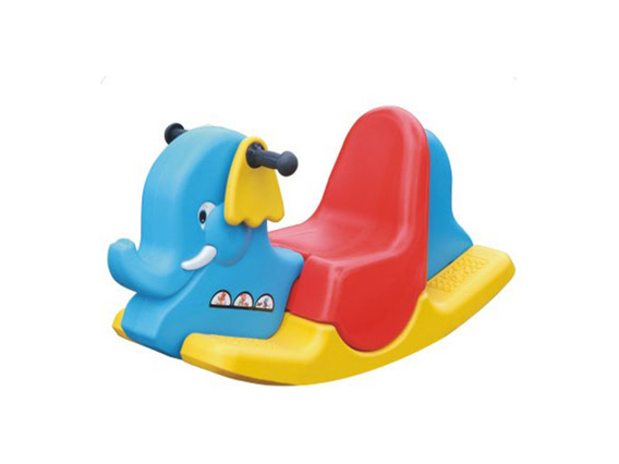 Пластиковые лошадки-качалки на игрушке для детей
